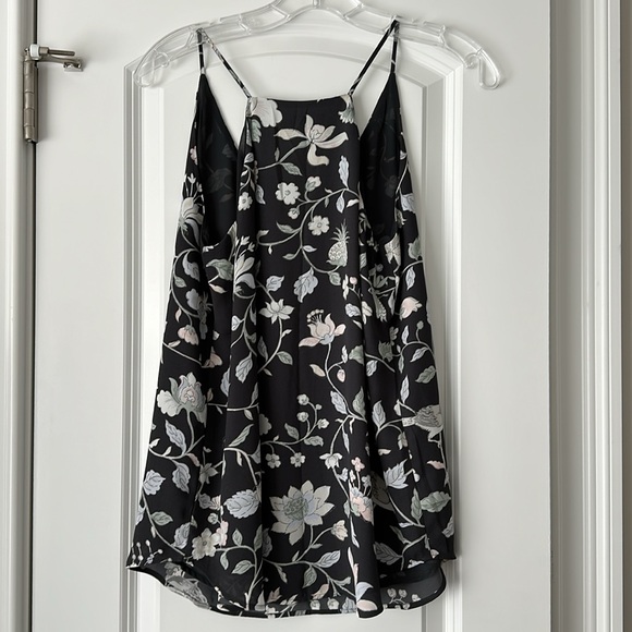 Ann Loft Floral Top - Picture 2 of 4